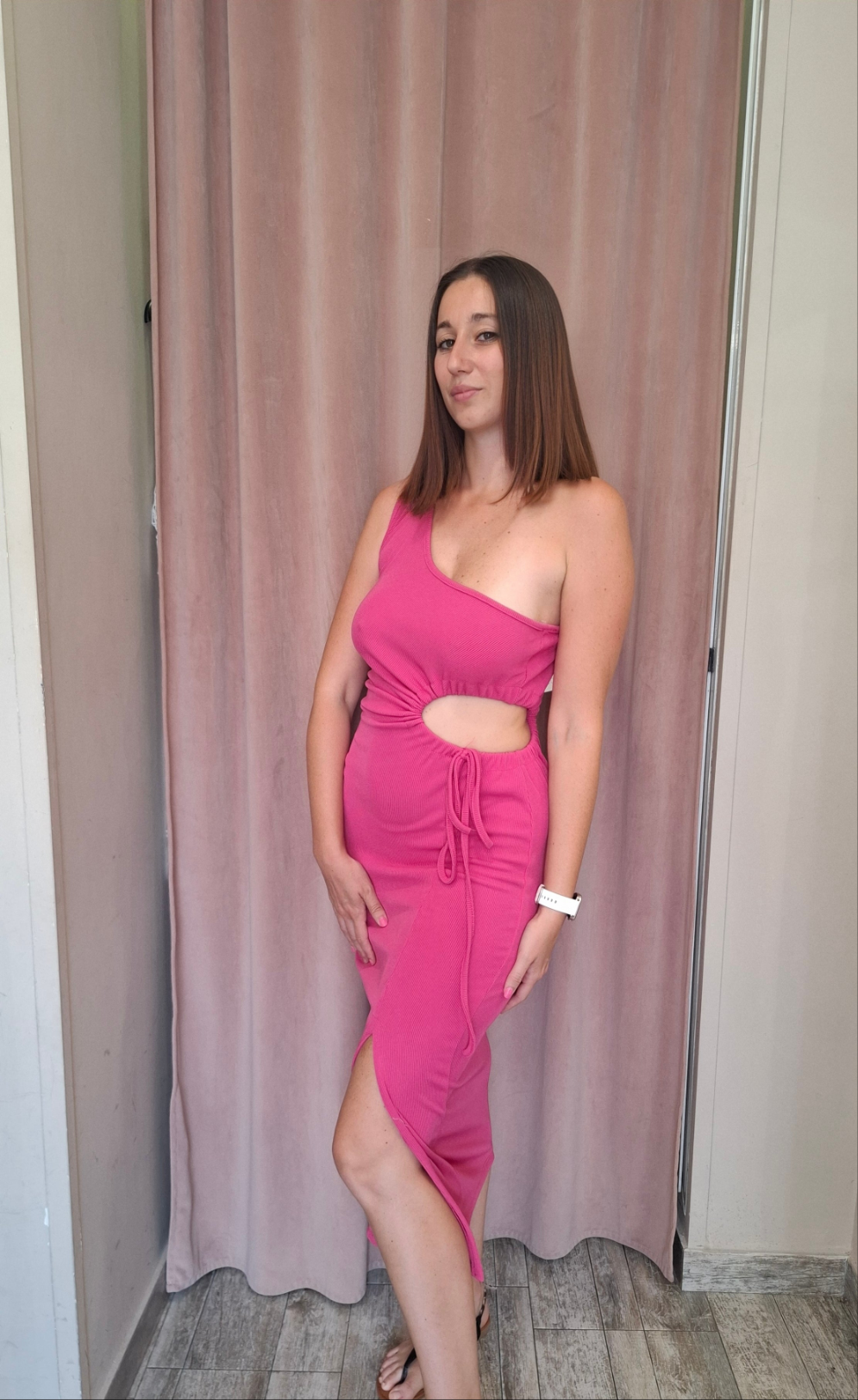 Abito monospalla con cut-out