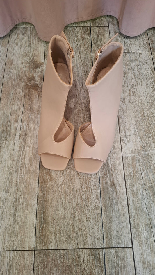 Open toe con tacco – Nude cipria