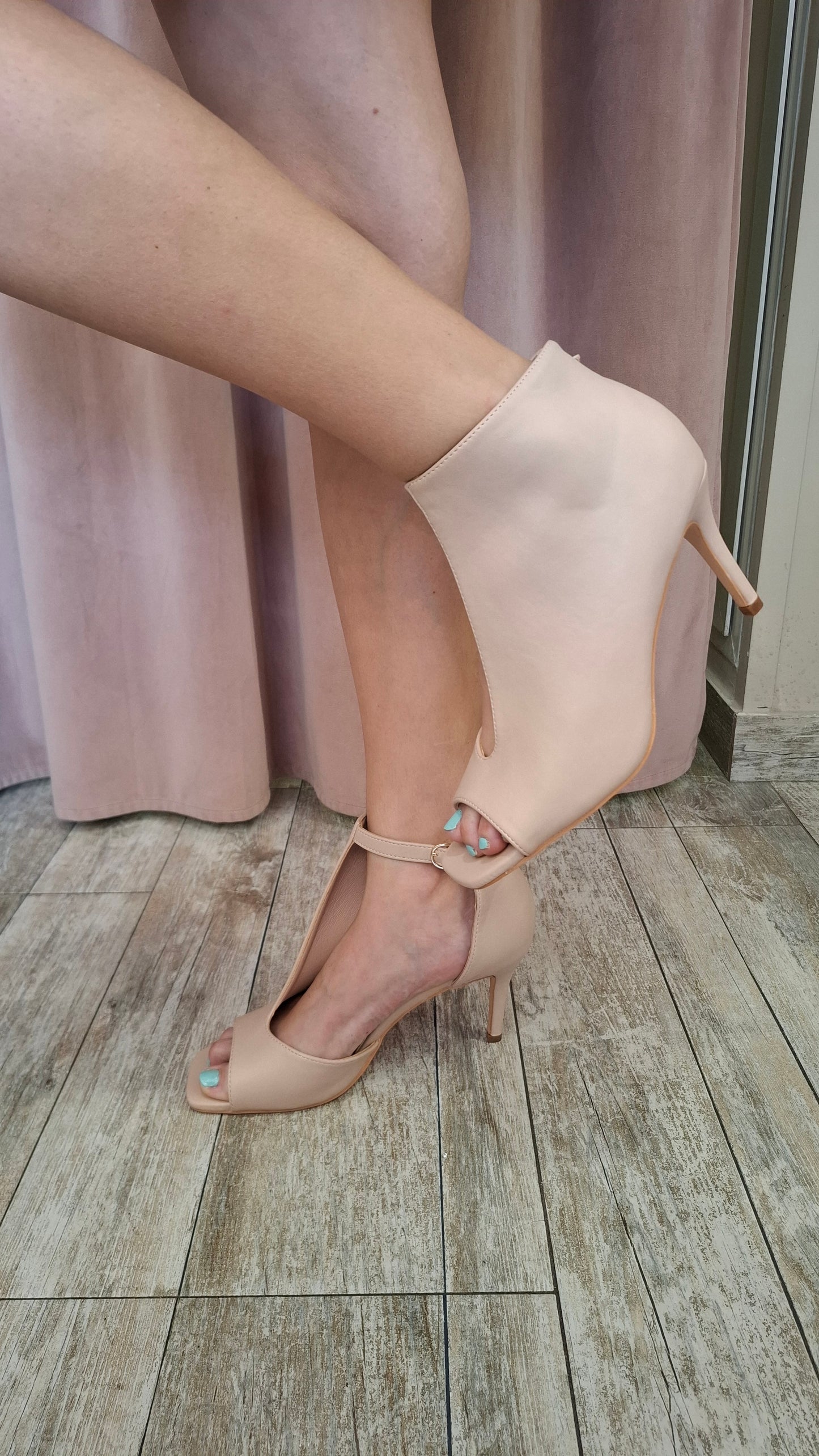 Open toe con tacco – Nude cipria