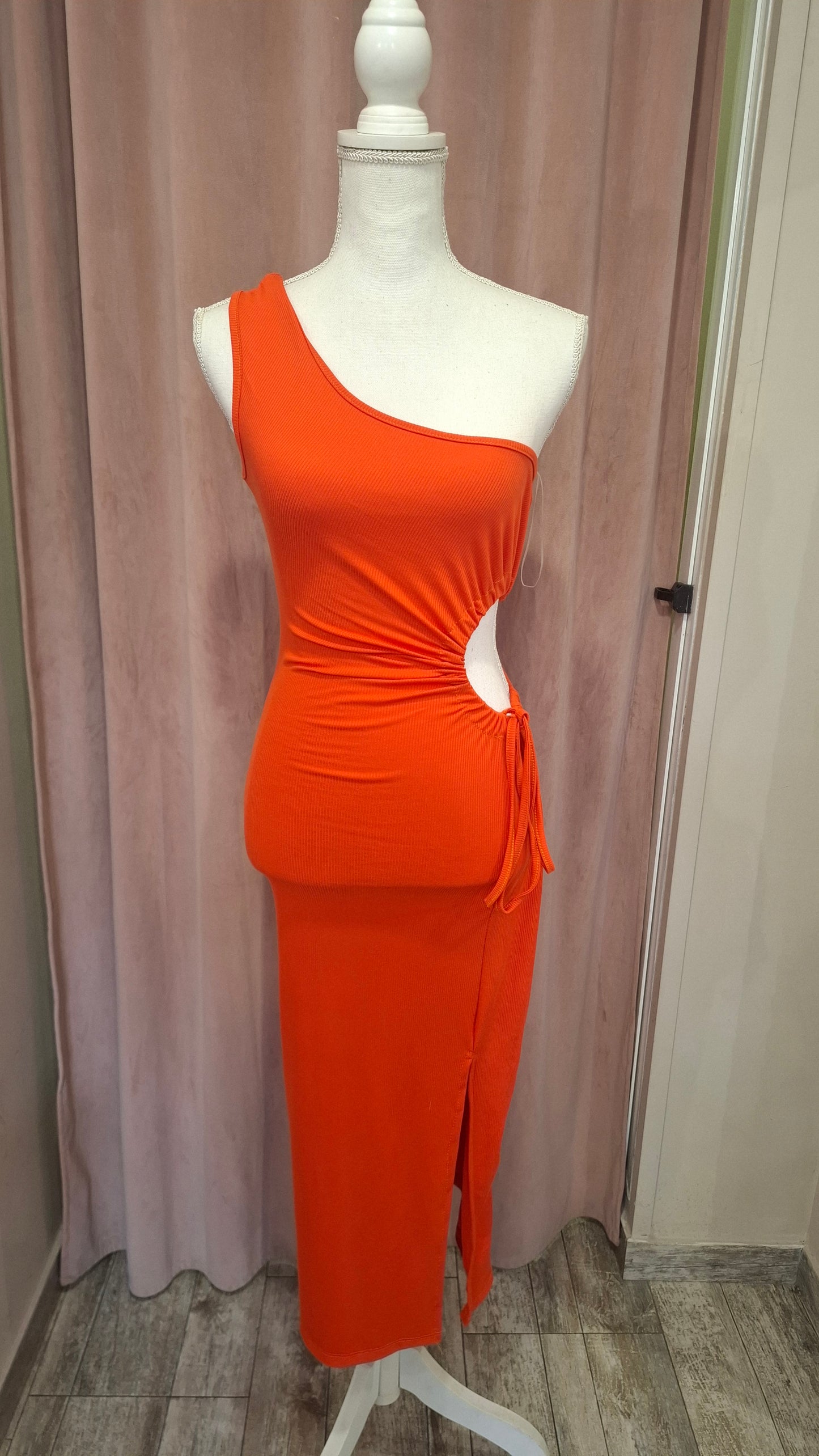 Abito monospalla con cut-out